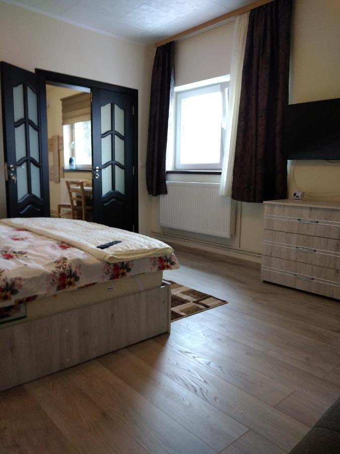 Flori'S Apartment Brasov Exterior photo