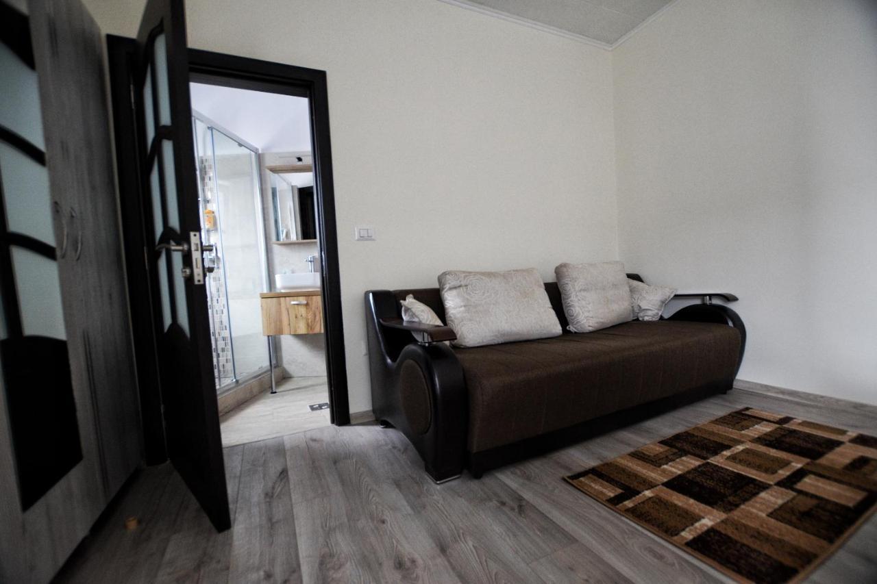 Flori'S Apartment Brasov Exterior photo